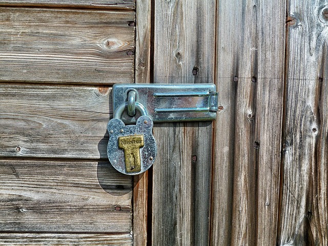 Storage Shed With Lock On Door